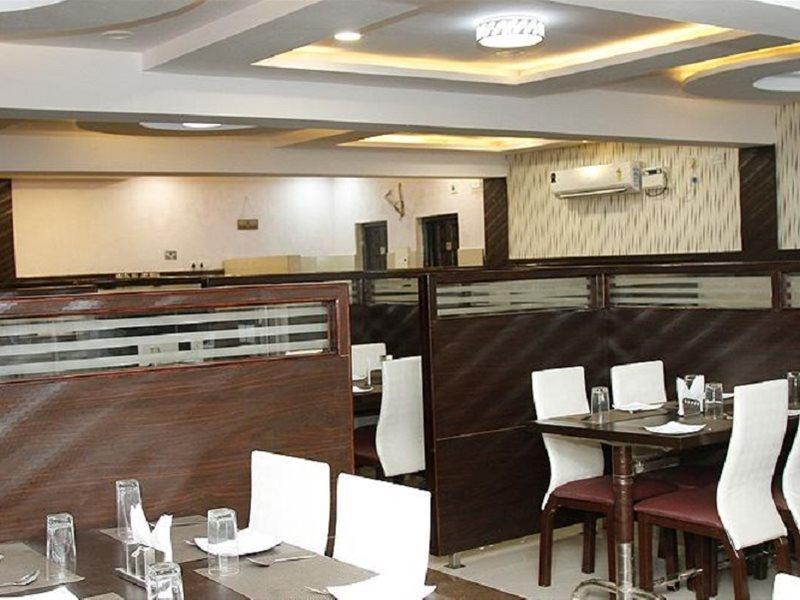 Hotel Mars Madras Buitenkant foto