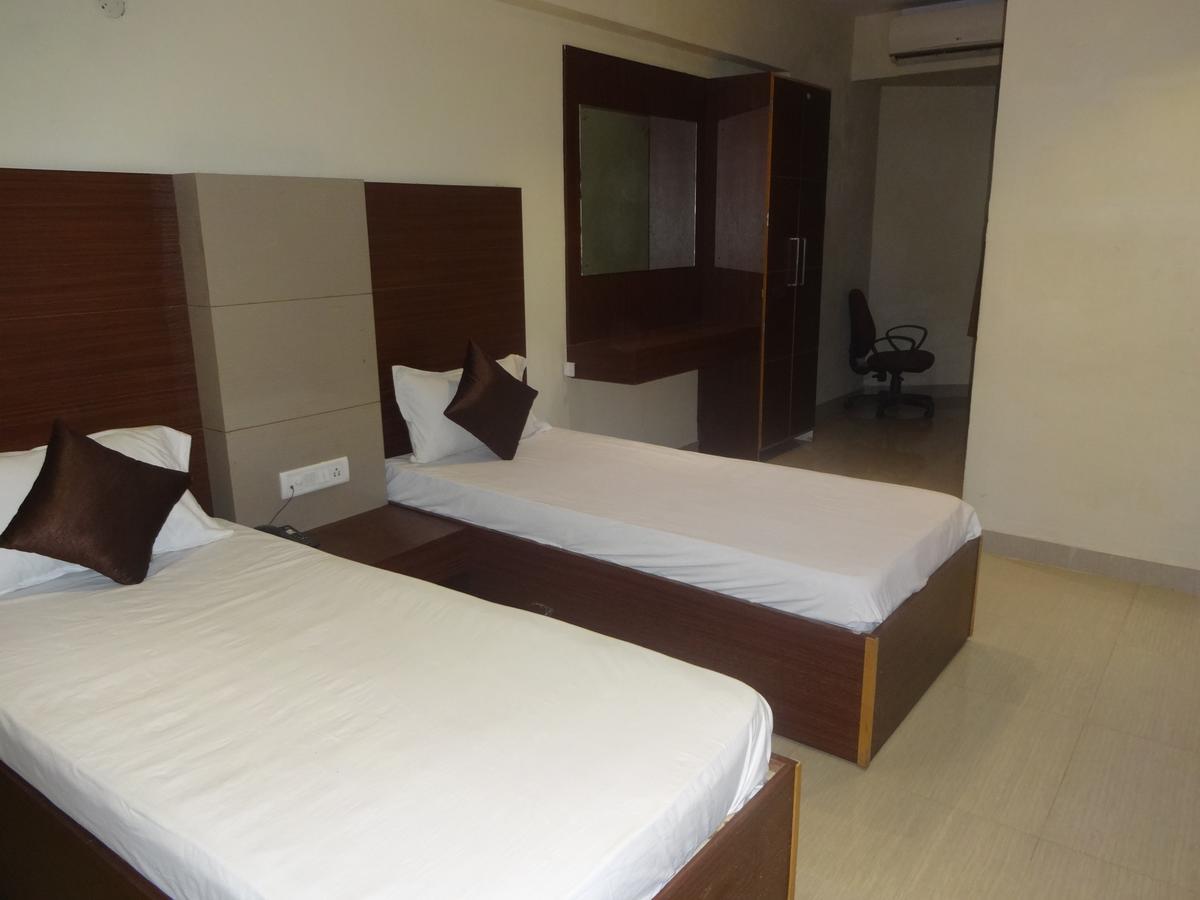 Hotel Mars Madras Buitenkant foto