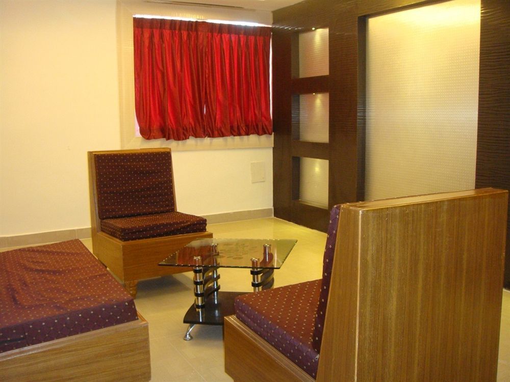 Hotel Mars Madras Buitenkant foto