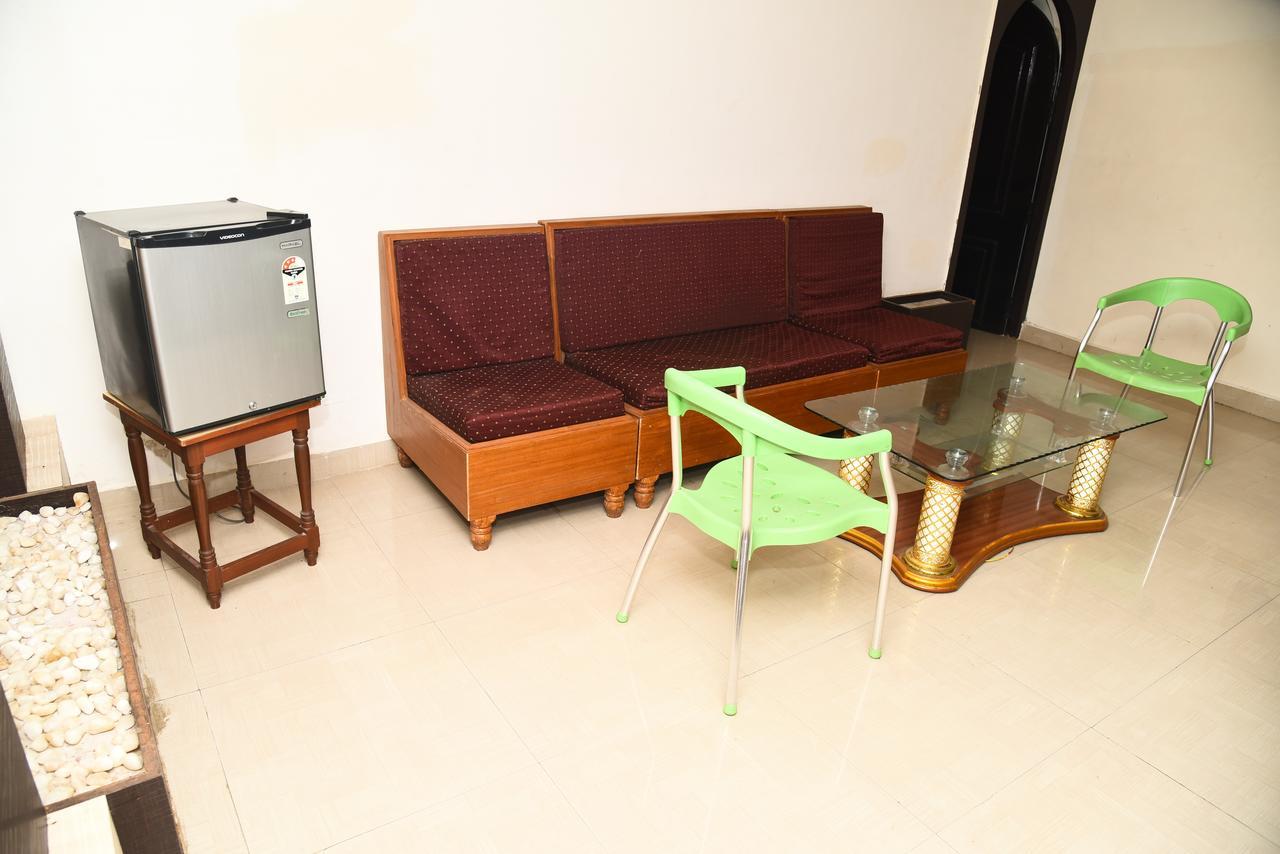 Hotel Mars Madras Buitenkant foto