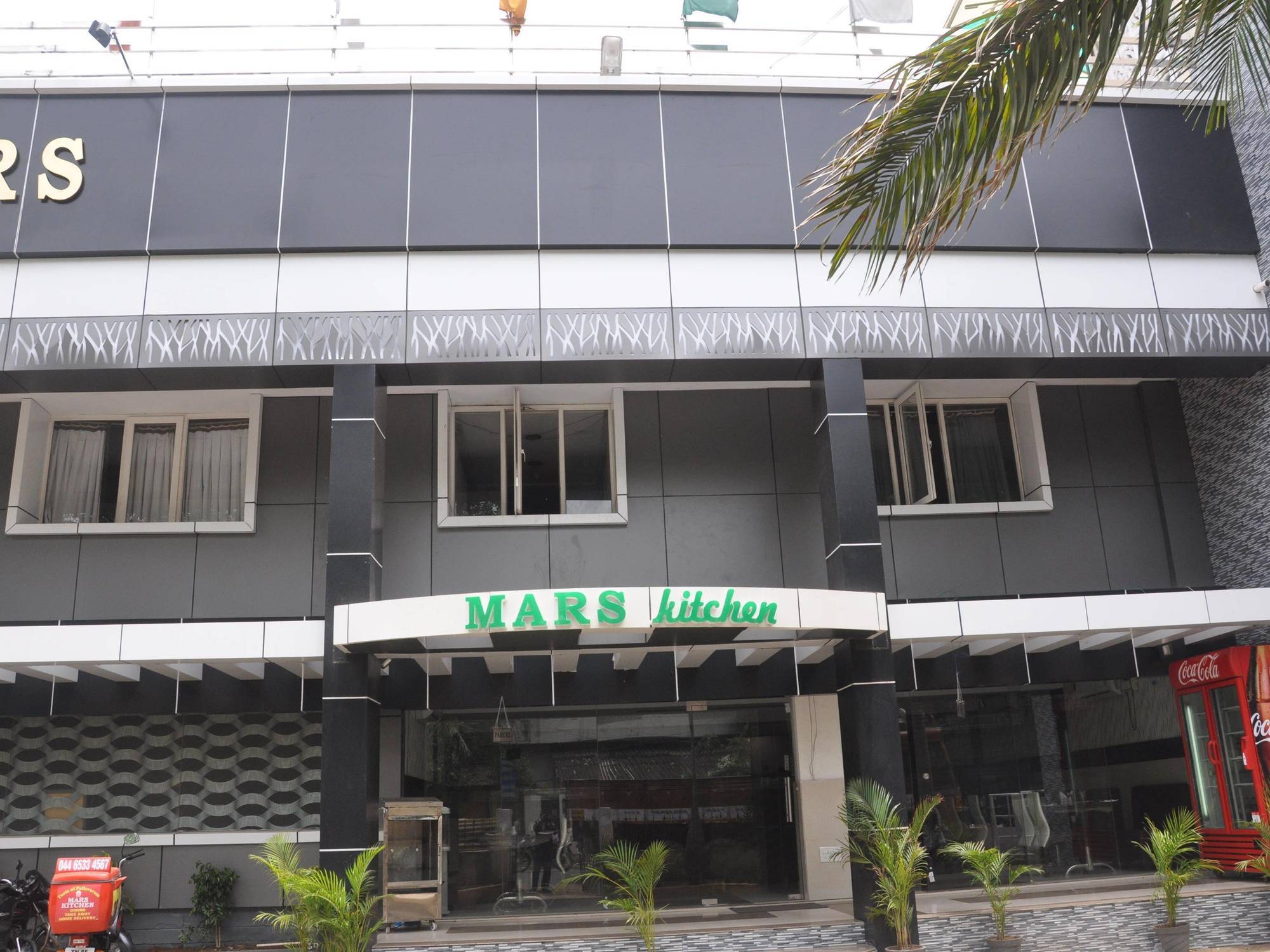 Hotel Mars Madras Buitenkant foto