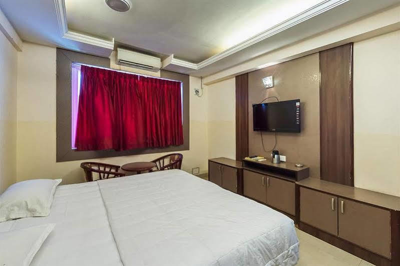 Hotel Mars Madras Buitenkant foto